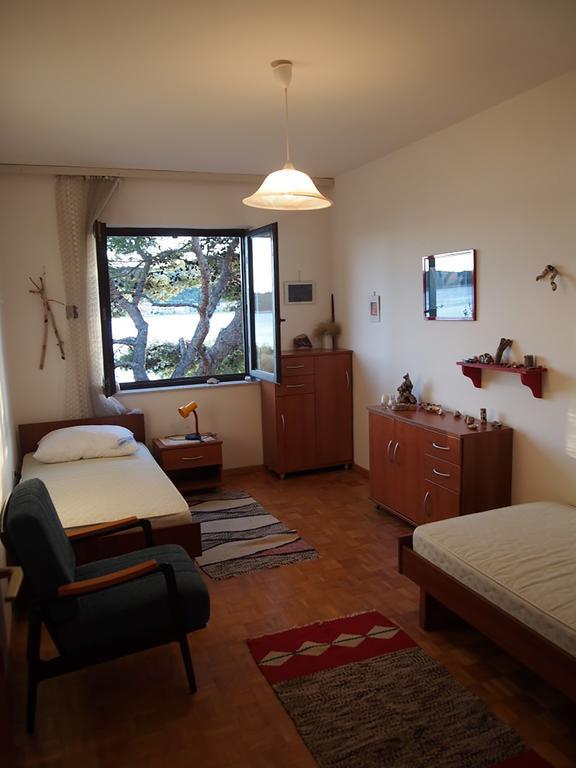 Apartment Marija Tisno Rom bilde
