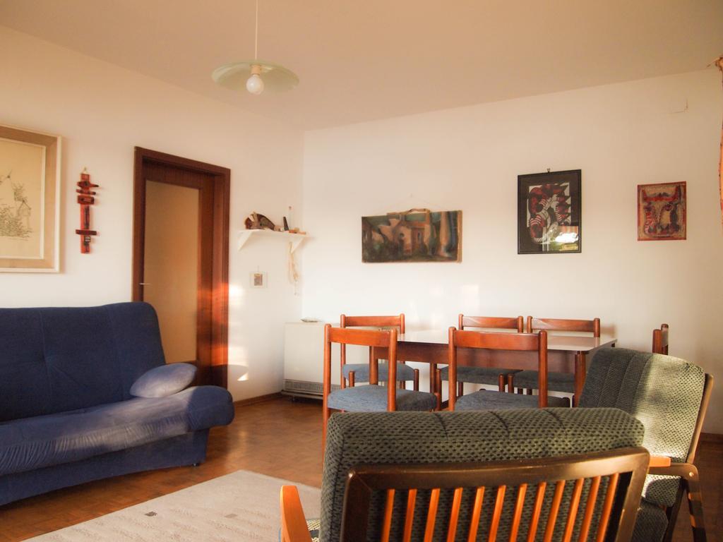 Apartment Marija Tisno Rom bilde