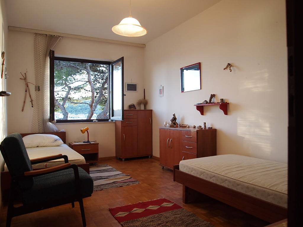 Apartment Marija Tisno Rom bilde